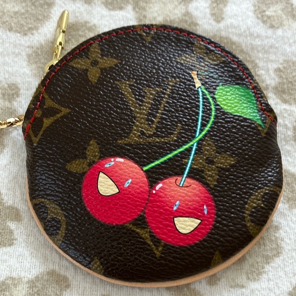 MINT CONDITION Louis Vuitton Monogram Cerises (Cherry) Coin Purse/Pouch - Picture 3 of 10